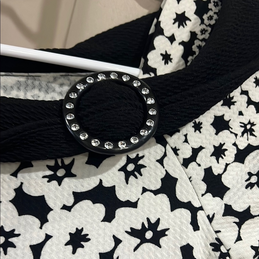 Stylish Black and White Kids Dress - Picture 3 of 4
